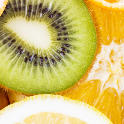 Quadro Moderno Agrumi Affettati Con Kiwi Prugne E Mele Verdi foo2 quadro stampato su tela