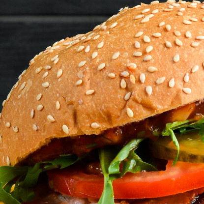 Quadro Moderno Burger Gourmet Con Patatine Croccanti E Salsa Ketchup foo10 quadro stampato su tela