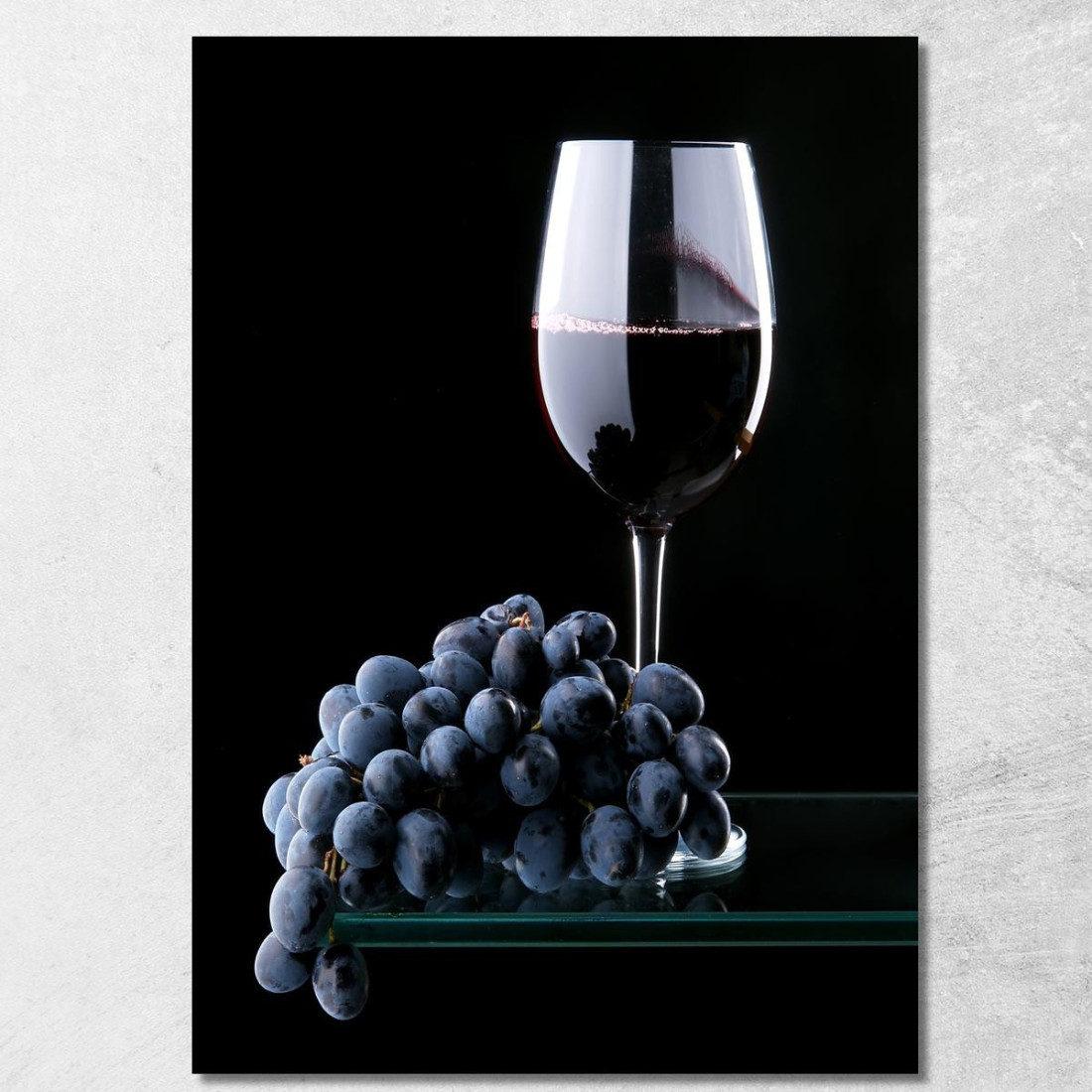 Quadro Moderno Calice Di Vino Rosso Con Grappolo D'Uva Su Sfondo Nero foo16 quadro stampato su tela