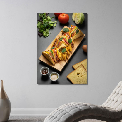 Quadro Moderno Club Sandwich Con Patatine Su Tagliere Di Legno E Ingredienti Freschi foo29 quadro stampato su tela