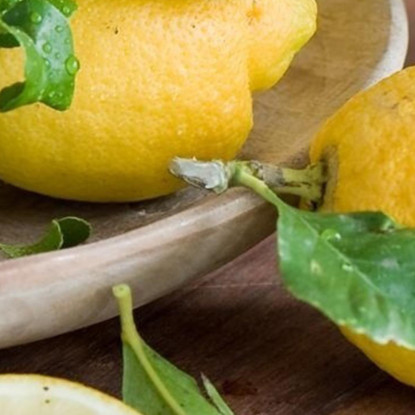 Quadro Moderno Limoni E Lime Freschi Su Un Tavolo Rustico foo76 quadro stampato su tela