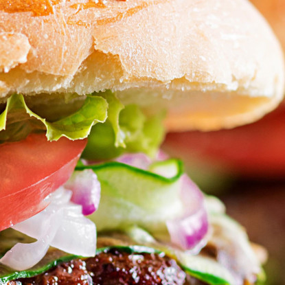 Quadro Moderno Panino Gourmet Con Carne Alla Griglia E Verdure Fresche foo89 quadro stampato su tela