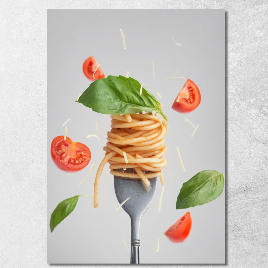 Quadro Moderno Spaghetti Al Pomodoro E Basilico Su Forchetta Con Pomodorini Volanti foo102 quadro stampato su tela