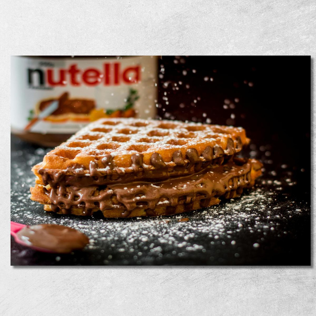Quadro Moderno Waffle Croccanti Ripieni Di Nutella E Spolverati Con Zucchero A Velo foo125 quadro stampato su tela